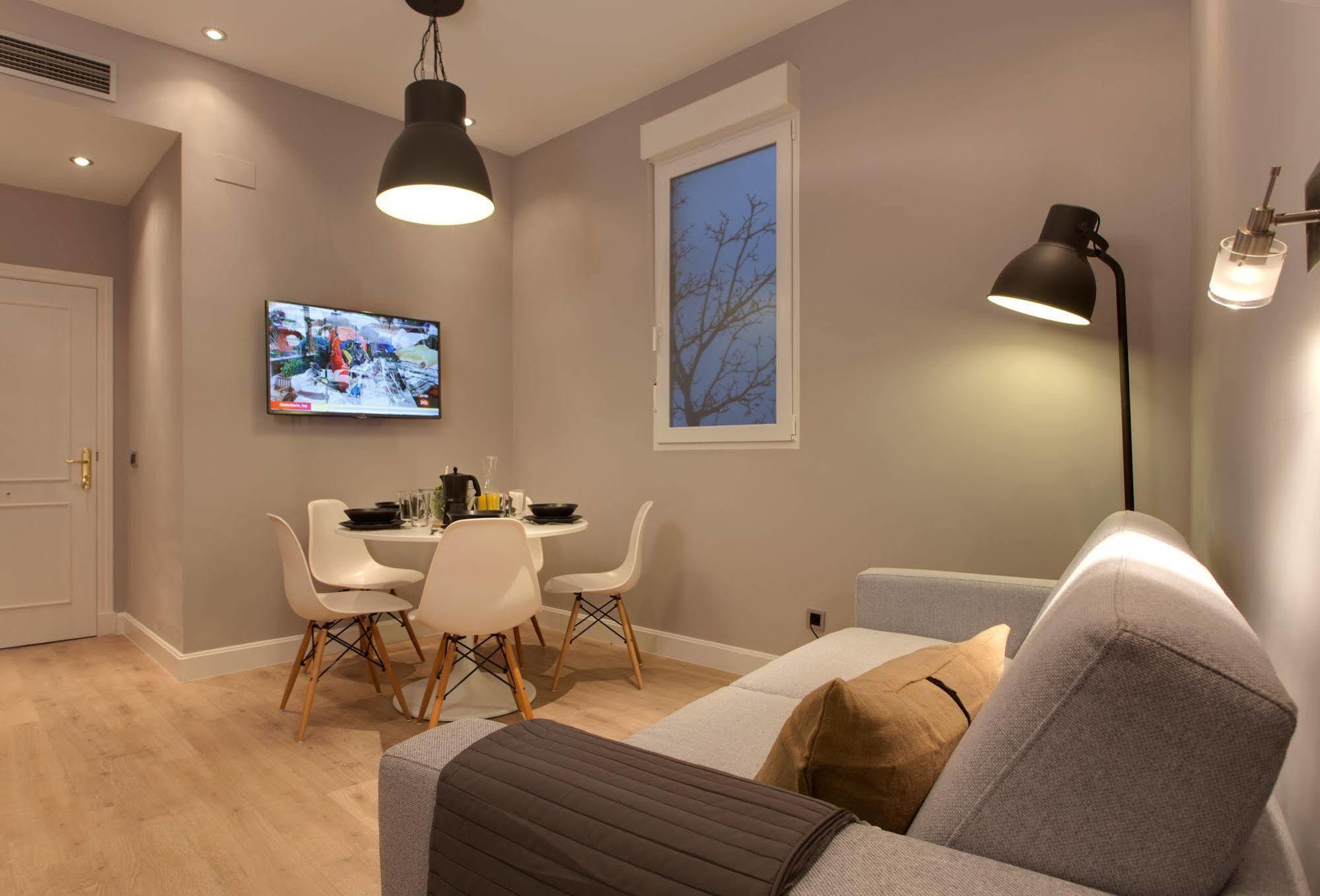 Suites You Platinum Madrid Exterior foto