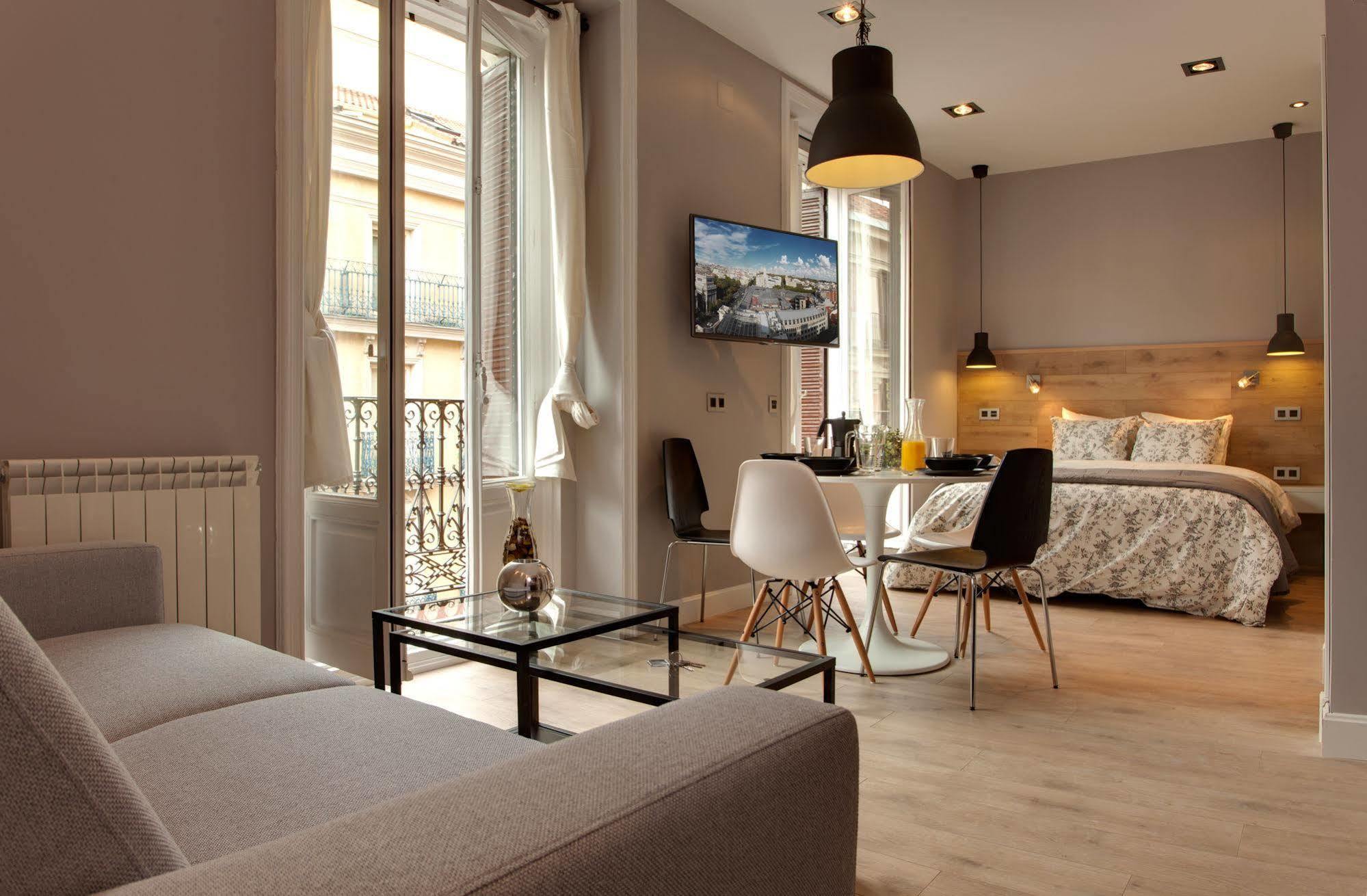 Suites You Platinum Madrid Exterior foto