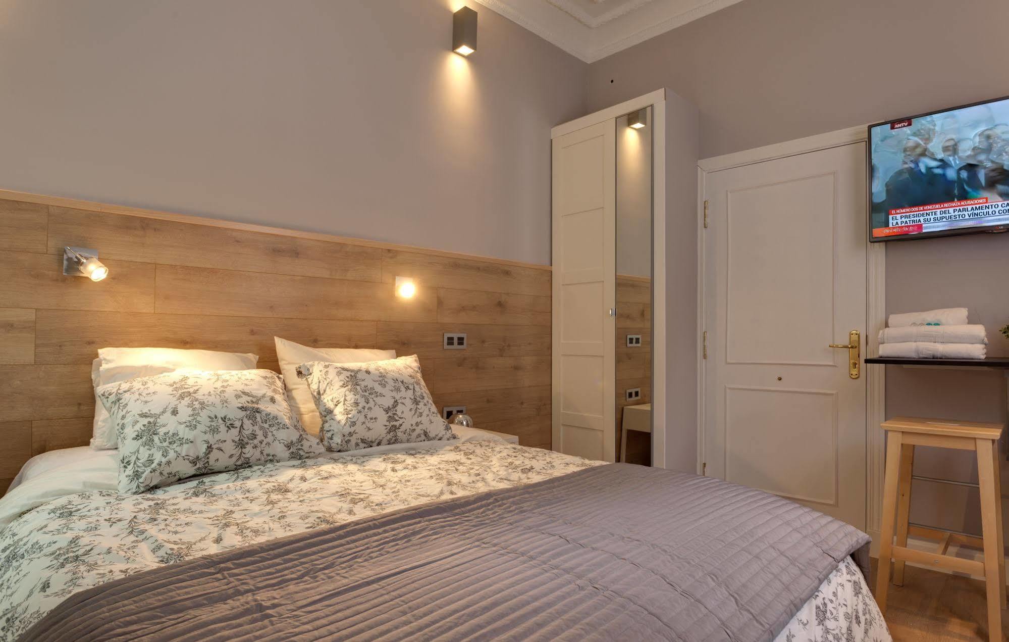 Suites You Platinum Madrid Exterior foto