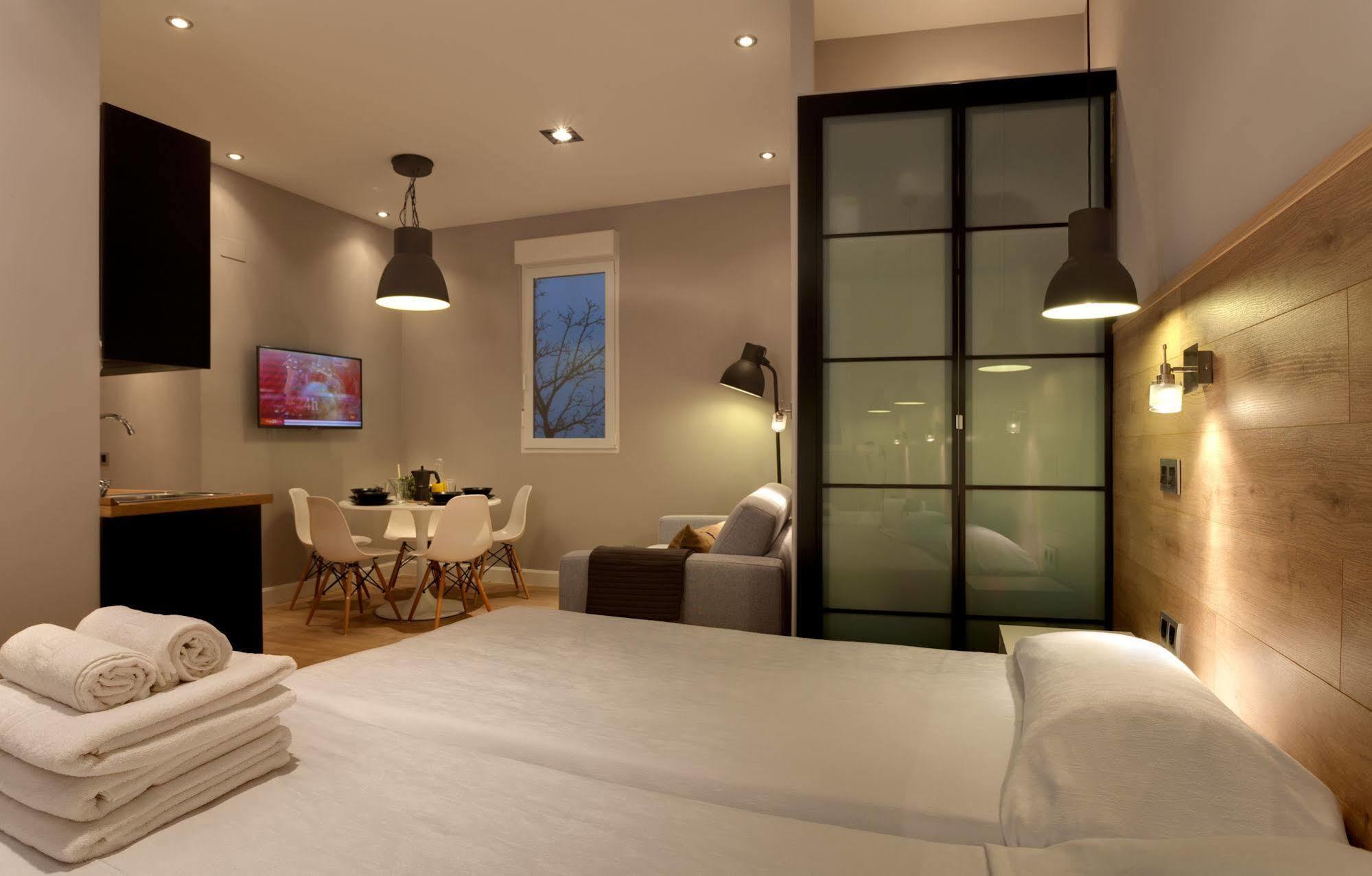 Suites You Platinum Madrid Exterior foto